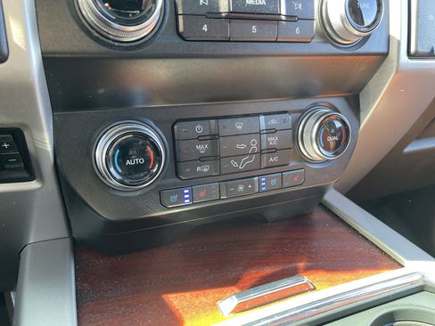 Used 2019 Ford F350 King Ranch w/ King Ranch Ultimate Package AWD/4WD image 23