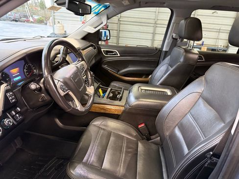 Used 2020 GMC Yukon XL Denali image 12