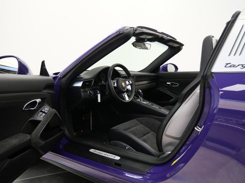 Used 2018 Porsche 911 Targa 4 GTS AWD/4WD image 23
