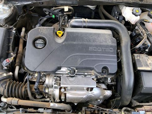 Used 2024 Chevrolet Malibu RS FWD image 33