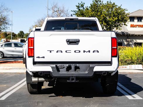 Certified 2026 Toyota Tacoma TRD Off-Road image 5