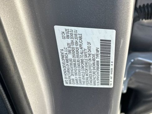 Certified 2024 Honda Pilot Touring image 32