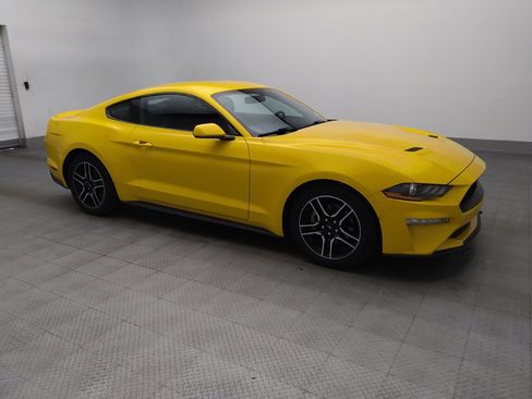 Used 2018 Ford Mustang Coupe w/ Equipment Group 101A RWD image 11