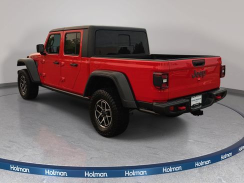 Used 2024 Jeep Gladiator Rubicon w/ Technology Group AWD/4WD image 8
