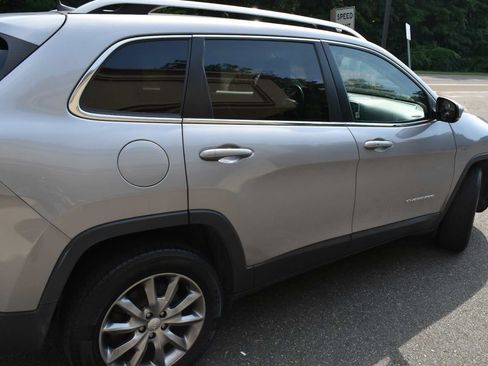 Used 2018 Jeep Cherokee Limited AWD/4WD image 52