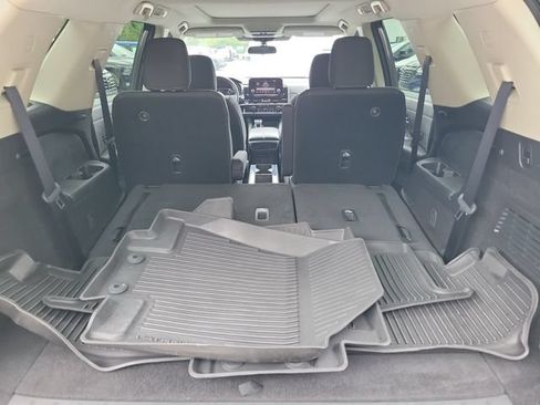 Used 2023 Nissan Pathfinder SV w/ SV Premium Package FWD image 9