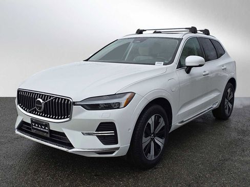 Certified 2023 Volvo XC60 T8 Plus w/ Climate Package image 7