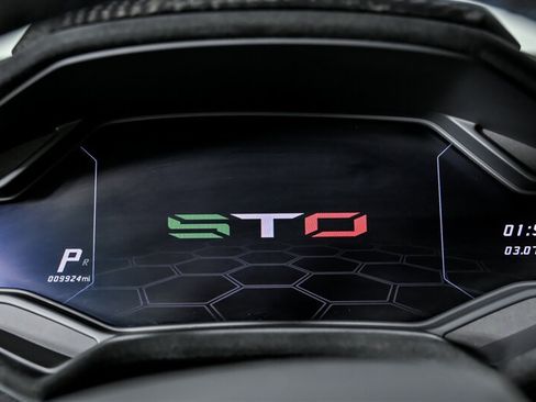 Used 2022 Lamborghini Huracan STO RWD image 27