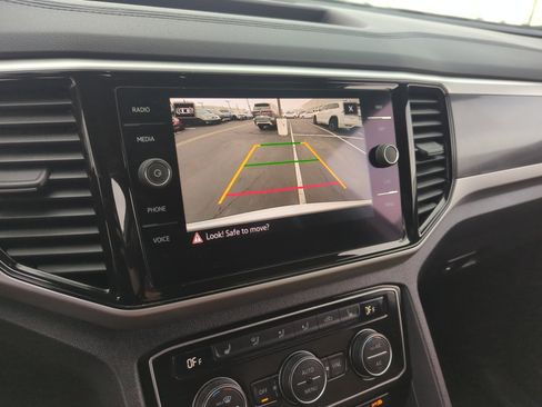 Used 2022 Volkswagen Atlas Cross Sport SEL R-Line image 27