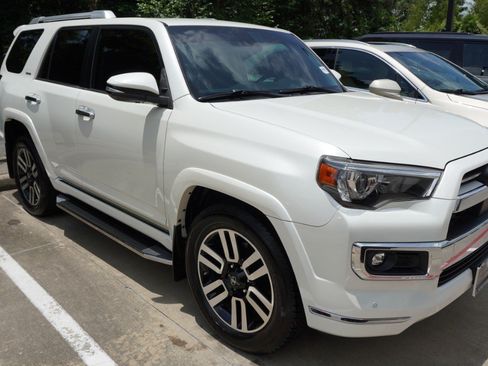 Used 2021 Toyota 4Runner Limited RWD image 3