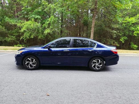 Used 2017 Honda Accord LX image 8