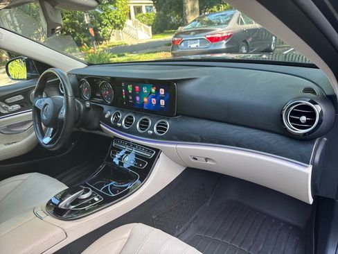Used 2017 Mercedes-Benz E 300 4MATIC image 26