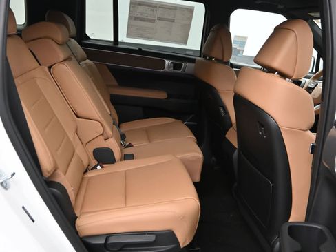 Certified 2026 Hyundai Santa Fe Limited AWD/4WD image 12
