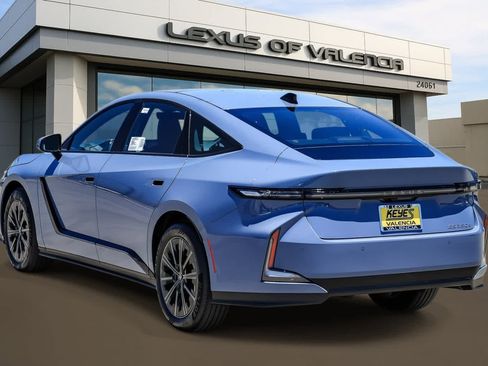 New 2026 Lexus ES 350e FWD image 2