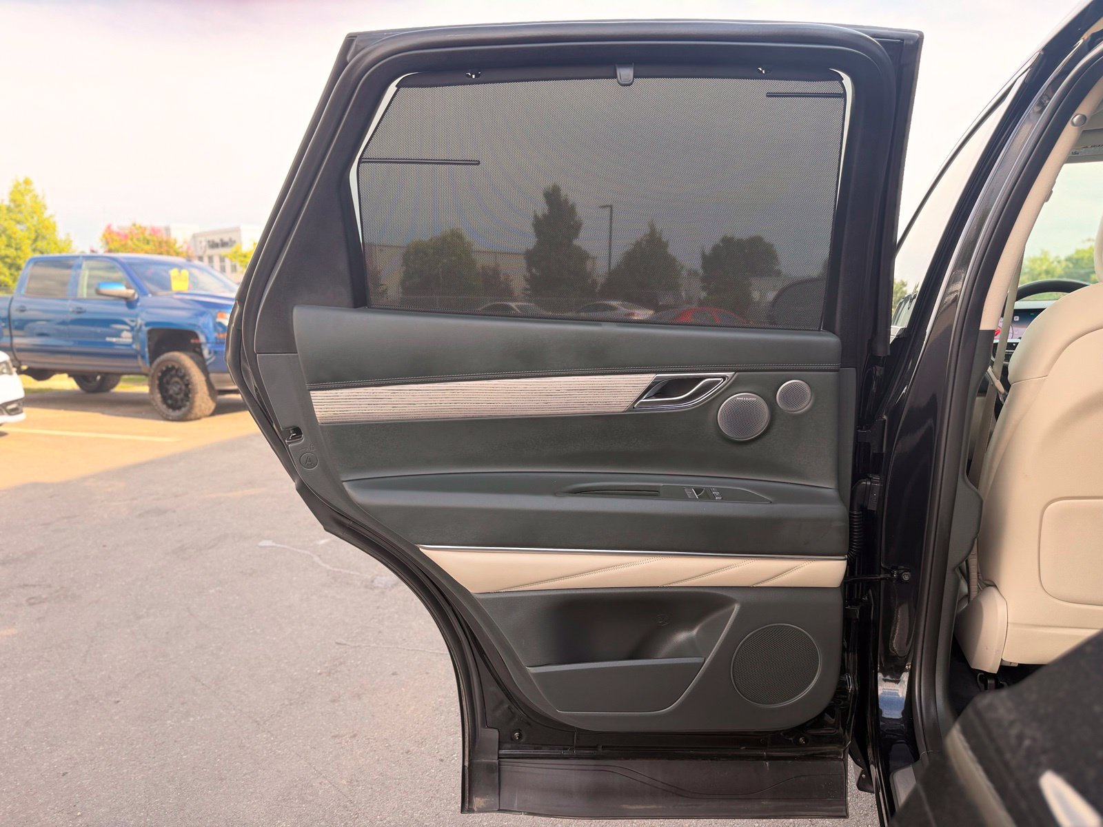 Used 2025 Genesis GV80 3.5T Advanced AWD/4WD image 29