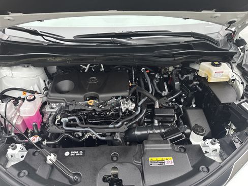 Used 2025 Toyota Sienna XLE w/ XLE Plus Package FWD image 36