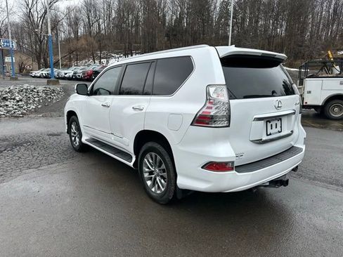Used 2016 Lexus GX 460 Luxury w/ Preferred Accessory Package image 3