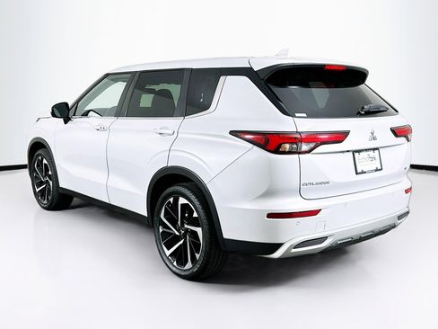 Used 2024 Mitsubishi Outlander SE AWD/4WD image 5