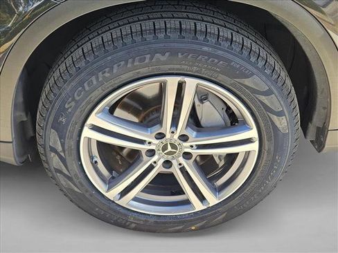 Certified 2022 Mercedes-Benz GLC 300 image 22