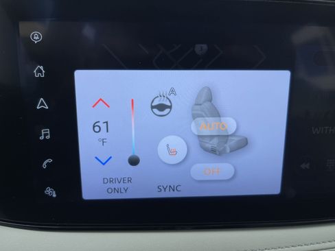 Certified 2023 Nissan Ariya AWD image 20