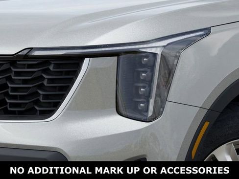 New 2026 Kia Sorento LX image 10