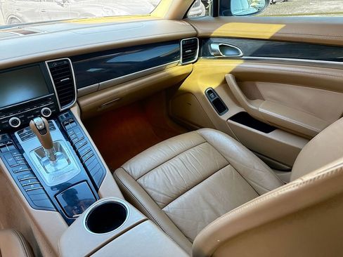 Used 2011 Porsche Panamera 4S image 26