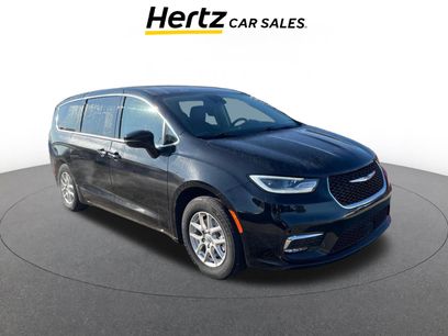 Used 2024 Chrysler Pacifica Touring-L