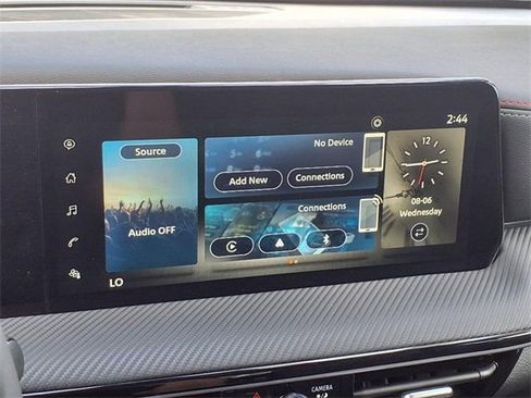 New 2025 Nissan Kicks SR image 13