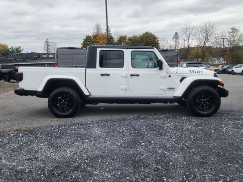 Certified 2021 Jeep Gladiator Willys image 4