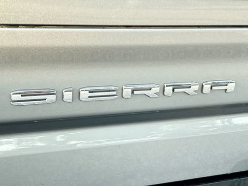 Used 2023 GMC Sierra 1500 AT4 w/ AT4 Preferred Package AWD/4WD image 8
