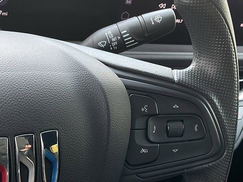 Used 2025 Buick Envista Preferred image 24