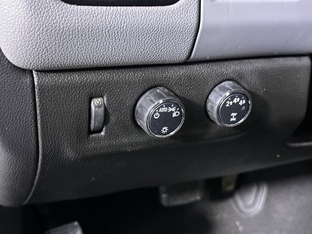 Used 2022 Chevrolet Colorado W/T AWD/4WD image 18