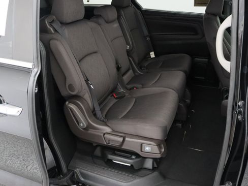 Used 2018 Honda Odyssey EX image 34