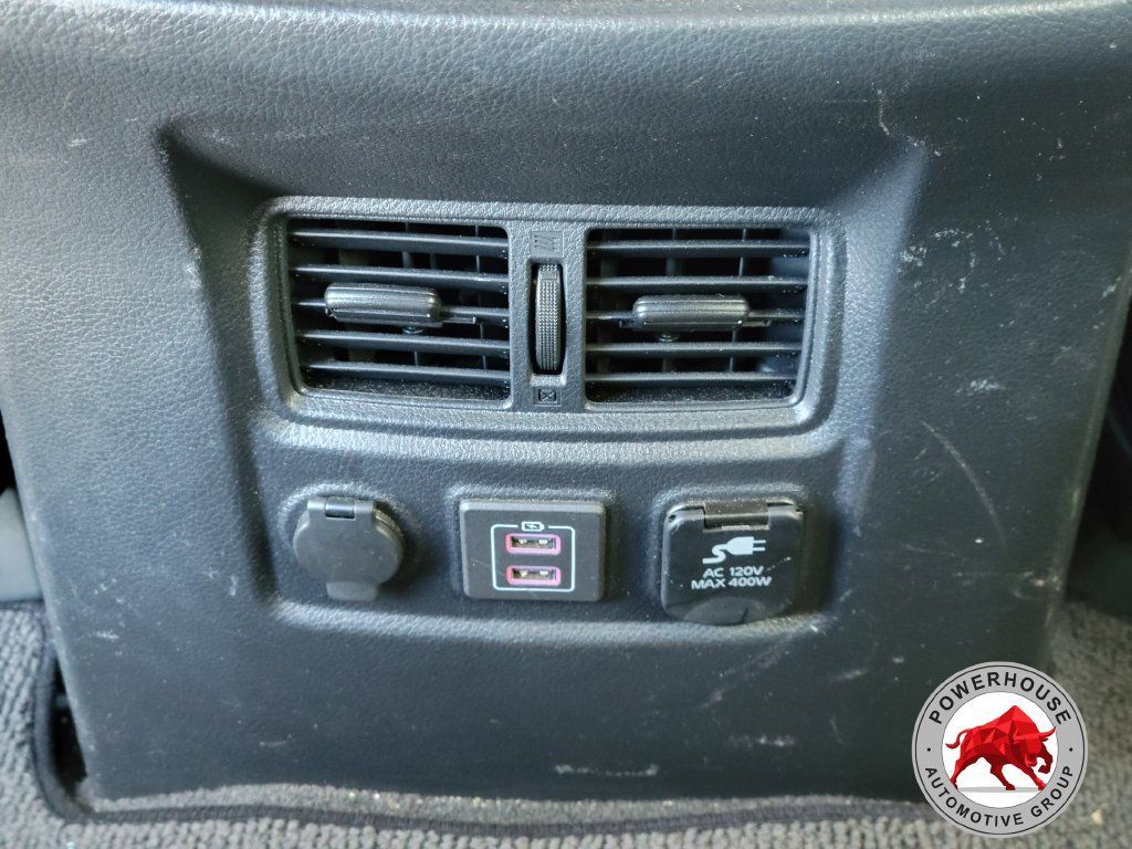 Used 2024 Nissan Titan SV w/ SV Convenience Package RWD image 17