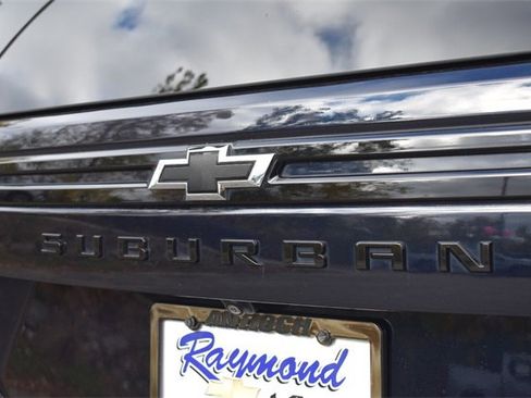 Certified 2023 Chevrolet Suburban RST w/ Sport Performance Package image 21