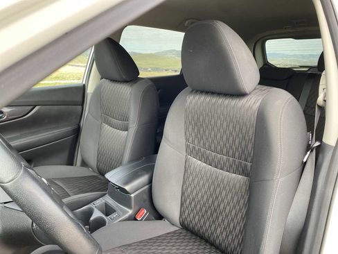 Used 2020 Nissan Rogue SV w/ Premium Package AWD/4WD image 18