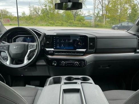 Used 2023 Chevrolet Silverado 1500 RST AWD/4WD image 21