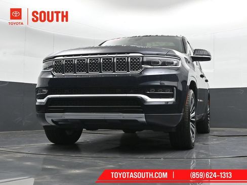 Used 2022 Jeep Grand Wagoneer Series III AWD/4WD image 48