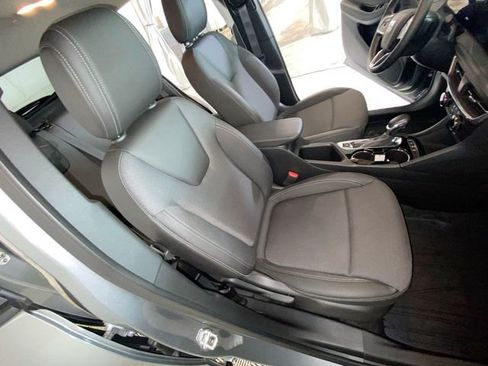 Used 2024 Buick Encore GX Preferred AWD/4WD image 15