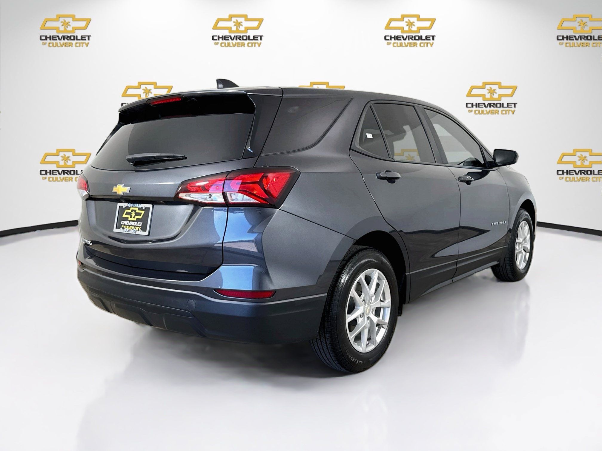 Used 2022 Chevrolet Equinox LS w/ LS Convenience Package FWD image 8