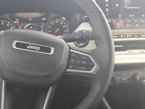 Used 2025 Jeep Compass Limited AWD/4WD image 20