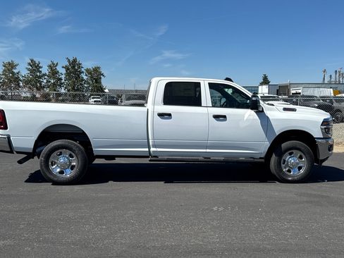 New 2026 RAM 2500 Tradesman AWD/4WD image 2