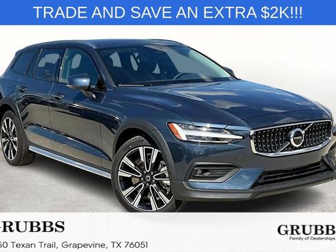 New 2026 Volvo V60 B5 Cross Country Ultra image 1