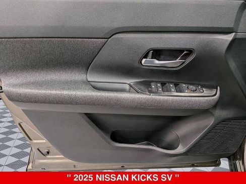 Certified 2025 Nissan Kicks SV w/ SV Premium Package AWD/4WD image 15