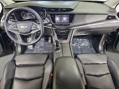 Used 2017 Cadillac XT5 Luxury w/ Driver Awareness Package AWD/4WD image 10