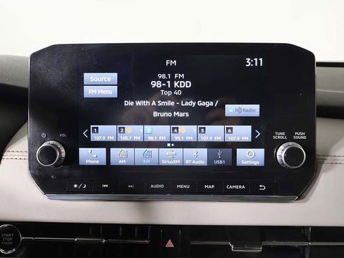 Used 2022 Mitsubishi Outlander SEL image 48