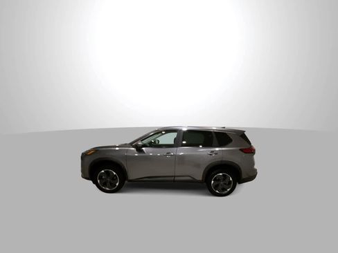 Used 2024 Nissan Rogue SV image 5