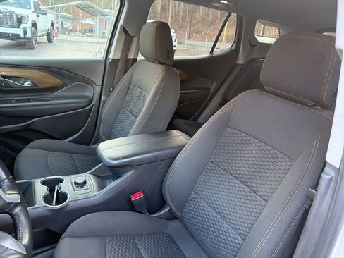 Used 2021 GMC Terrain SLE w/ Elevation Edition image 9