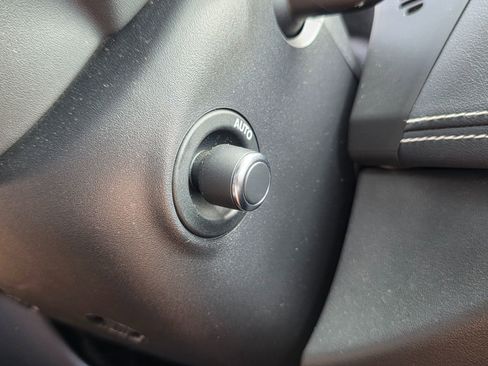 Used 2019 Jaguar F-PACE S image 35