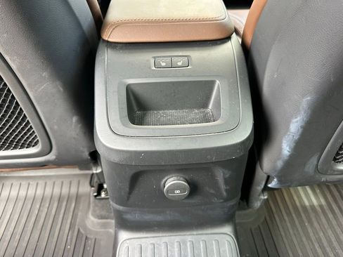 Used 2023 Volvo XC60 T8 Ultimate image 38